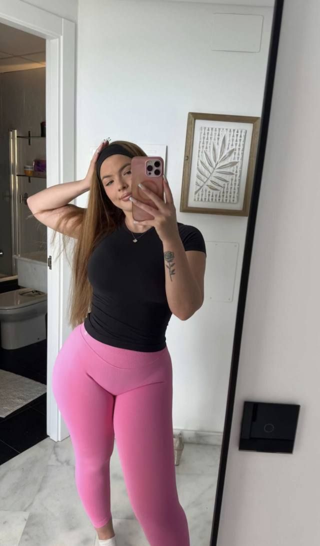 I’m ready to f*ck right now!🍆💦💦 🍑 April always down to fuck 🥶🙈💦🍑 hmu let’s explore🍑 💦💦 - Image 2